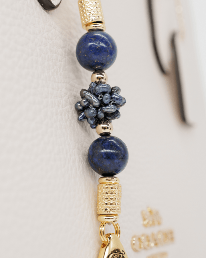 Genuine lapis lazuli gemstones