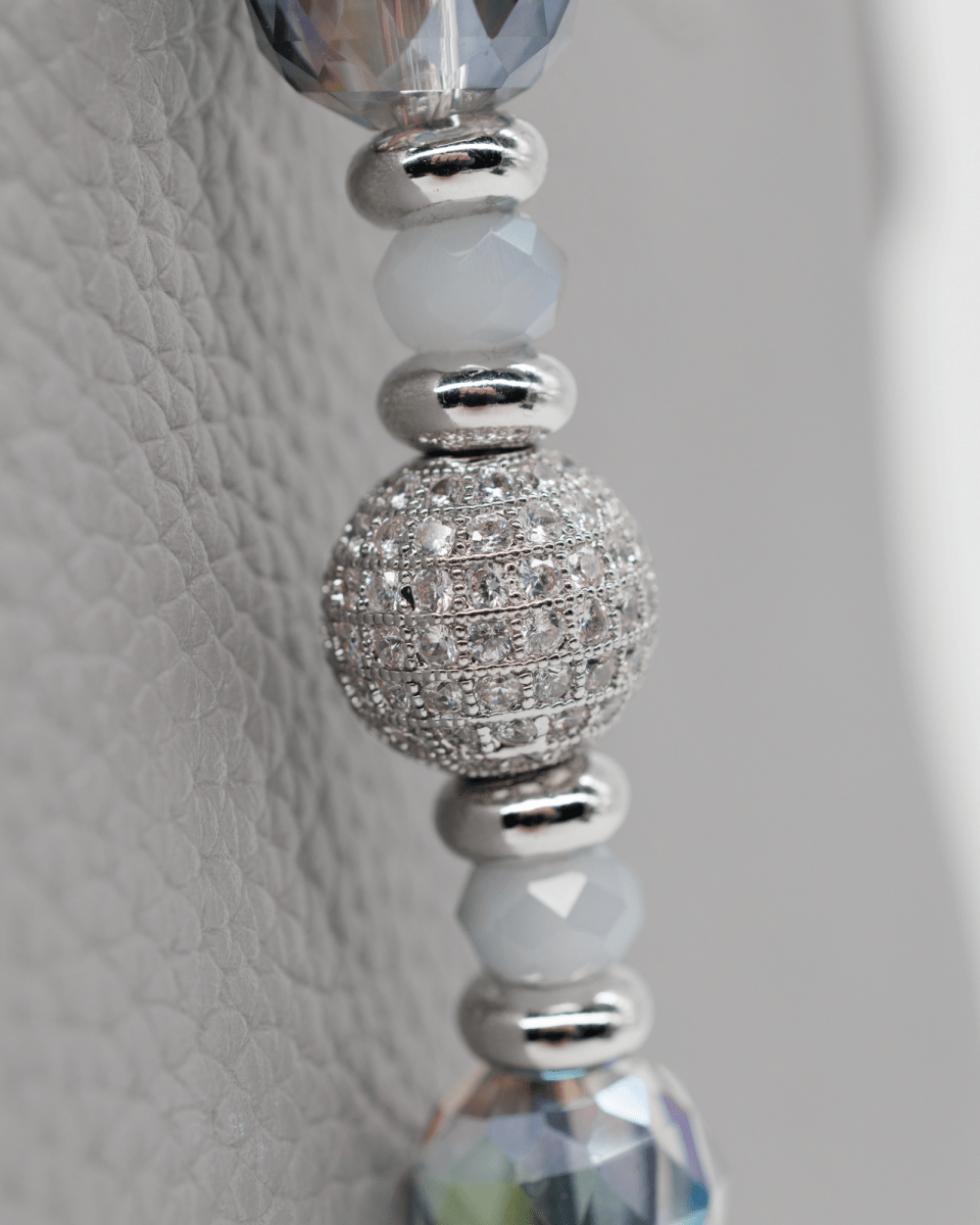 Micro-pavé platinum-plated center bead