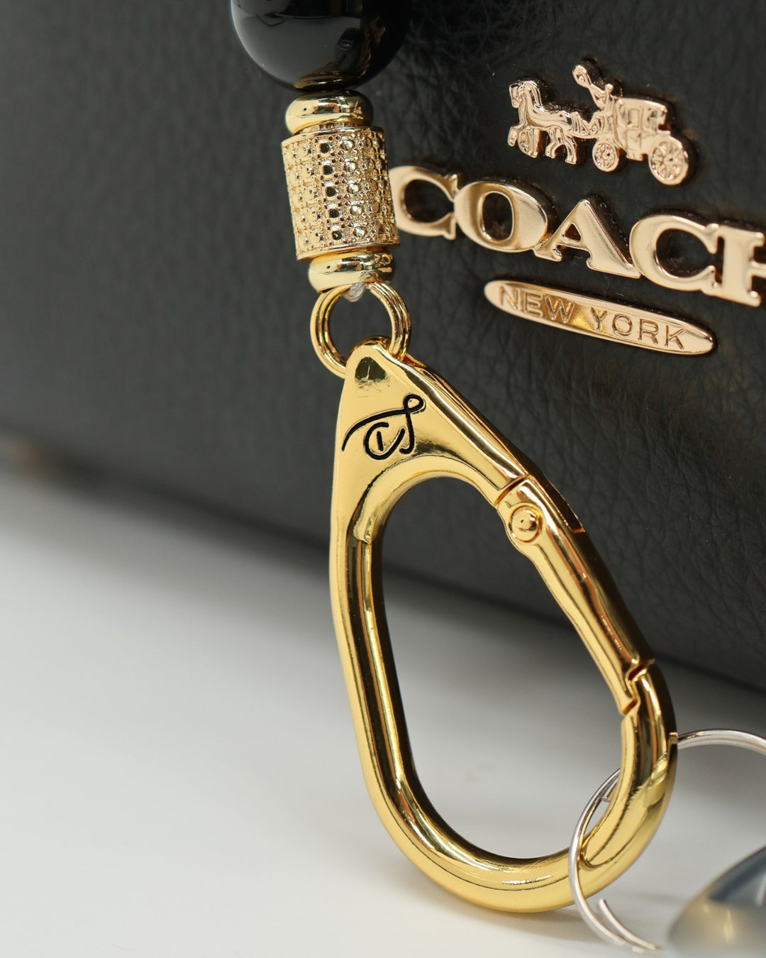 LD Keyfinder Golden Fairway-Mini featuring black obsidian, moss green crystals, and 18KT gold plated accents.